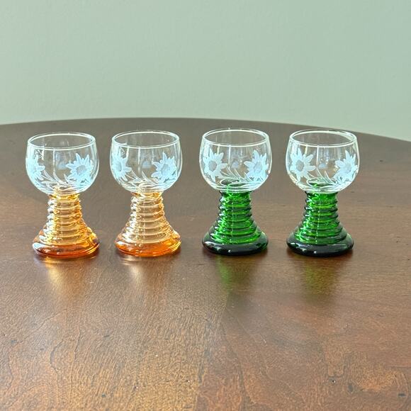 Etched Beehive Stem Glasses Shot Sz (4) 2 5/8" Tall Flat Floral Vintage Barware - Picture 1 of 8